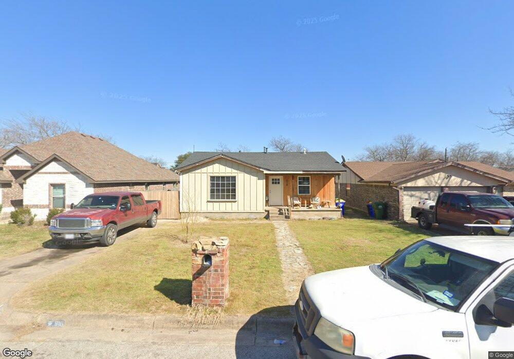 618 Hallvale Dr, Fort Worth, TX 76108 - photo 1