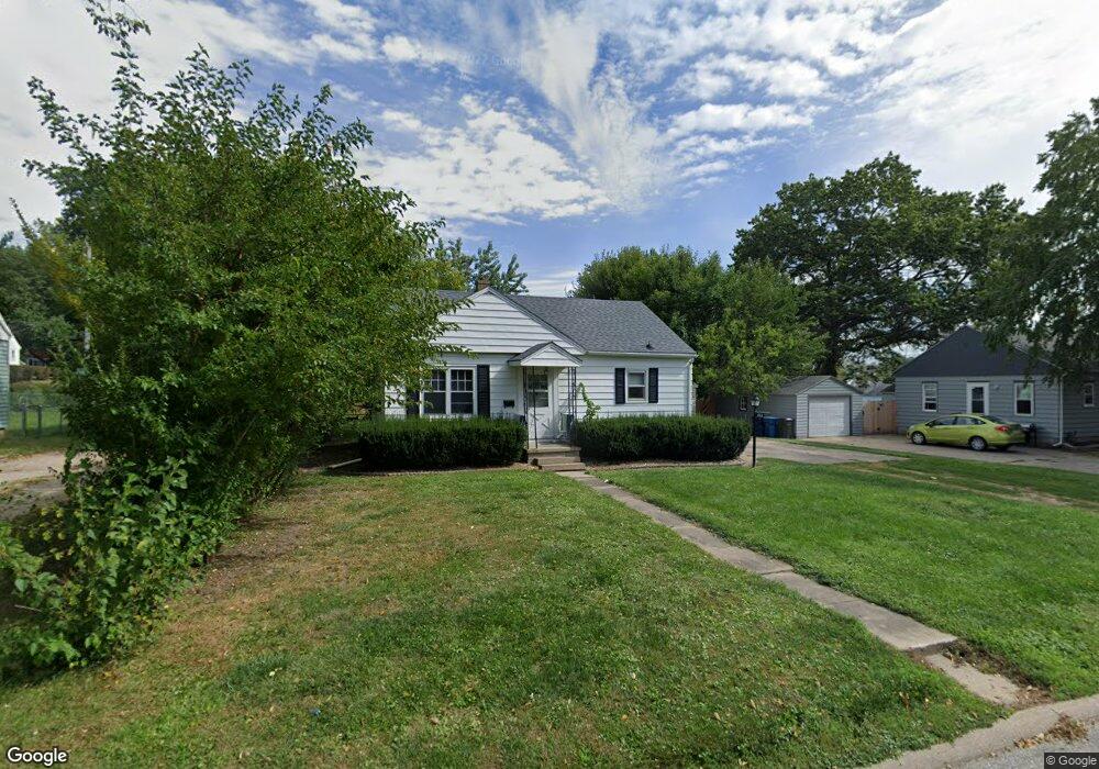 813 Hanna Blvd, Waterloo, IA 50701 - photo 1