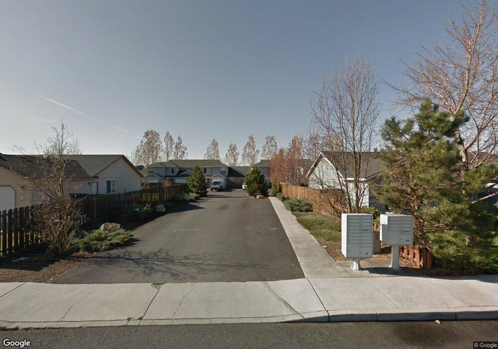 748 NE Oak Place unit 754 NE Oak Place, Re, Redmond, OR 97756 - photo 1