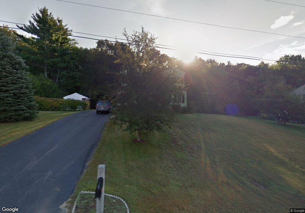 427 Nadine Dr, Pembroke, NH 03275 - photo 1