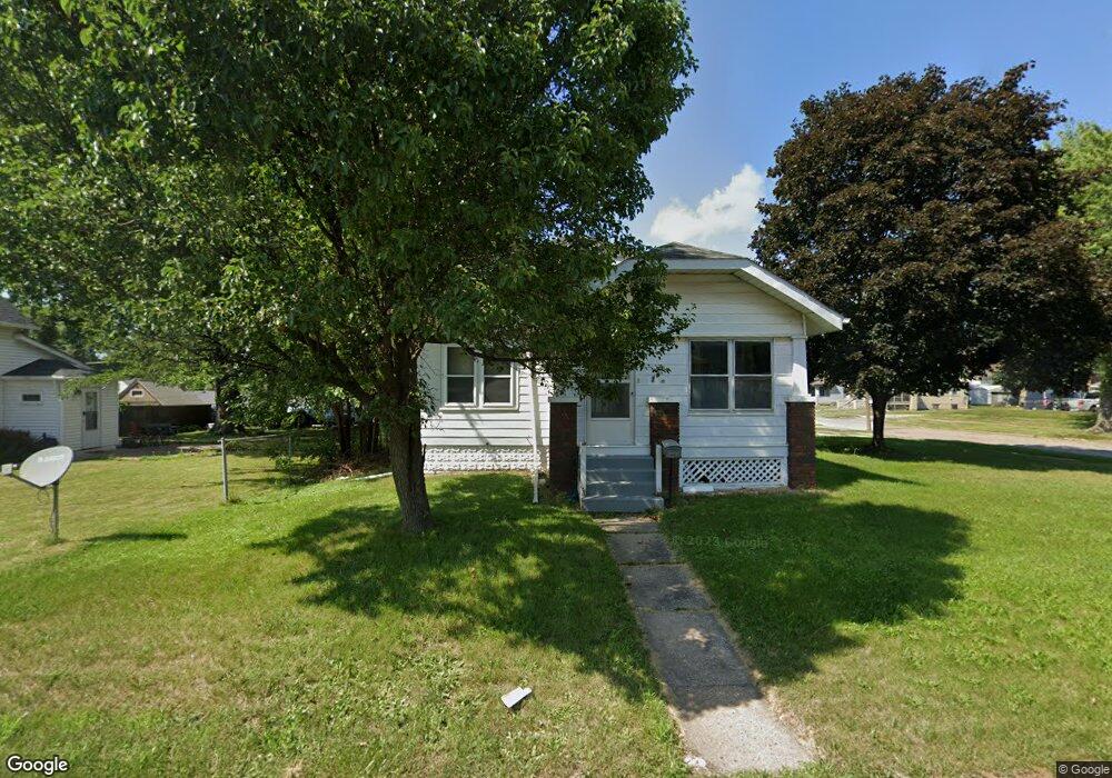 804 W Locust St, Davenport, IA 52804 - photo 1