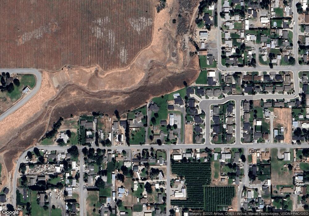 2215 3rd St NE, East Wenatchee, WA 98802 - photo 1