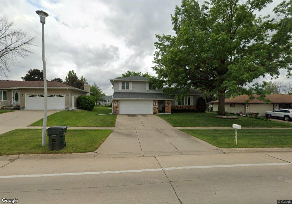 3821 1st Ave SW, Cedar Rapids, IA 52405 - photo 1