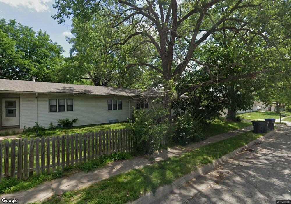 6704 SW Rockpost Rd, Topeka, KS 66619 - photo 1