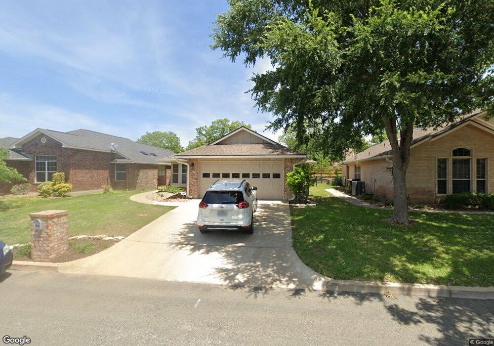 610 Courtney St, Fredericksburg, TX 78624 - photo 1