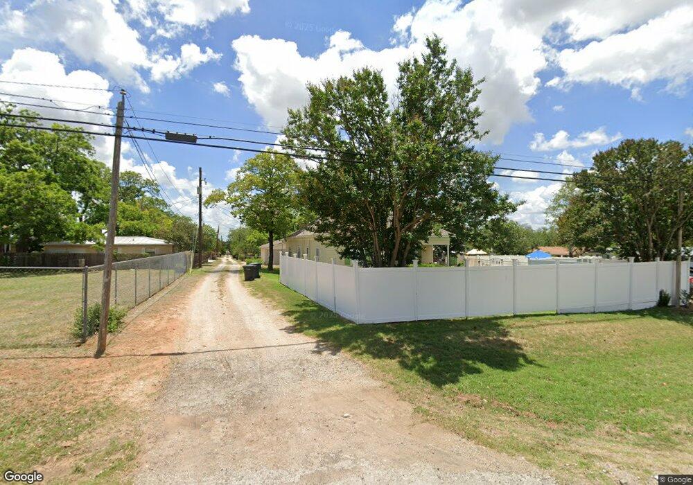 1203 N Milam St unit 1, Fredericksburg, TX 78624 - photo 1