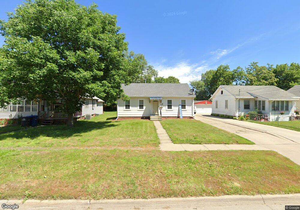 2624 E Grand Ave, Des Moines, IA 50317 - photo 1