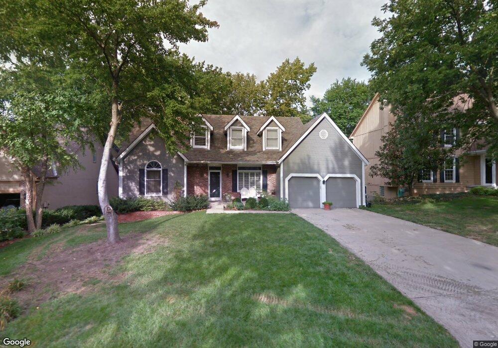 7808 Twilight Ln, Shawnee, KS 66217 - photo 1