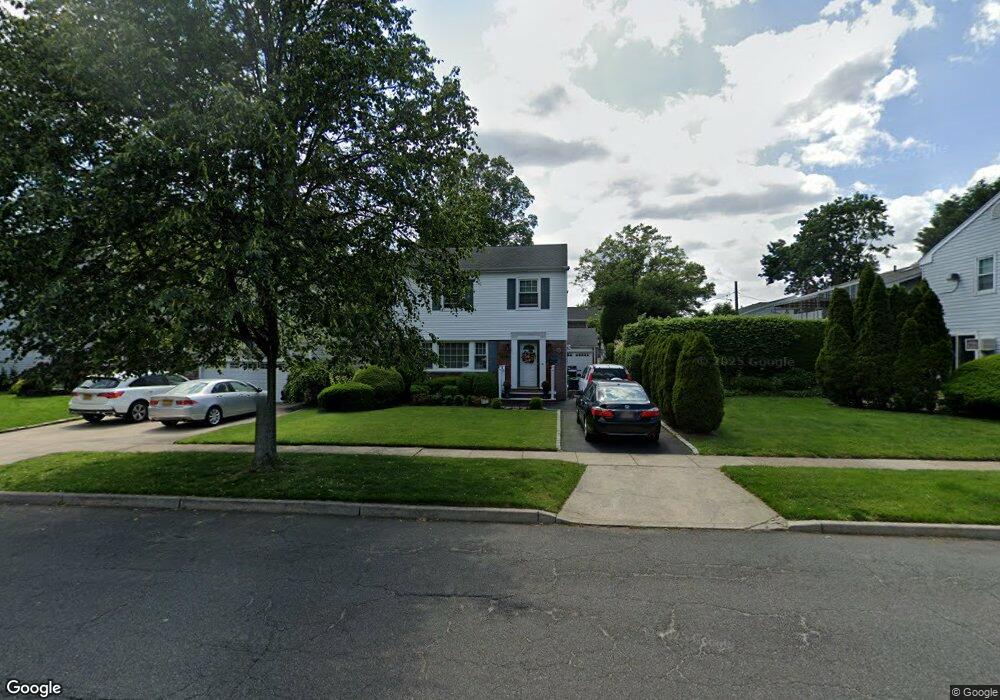 216 Wetherill Rd, Garden City, NY 11530 - photo 1