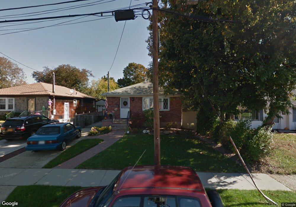 1779 Gildersleeve St, Merrick, NY 11566 - photo 1