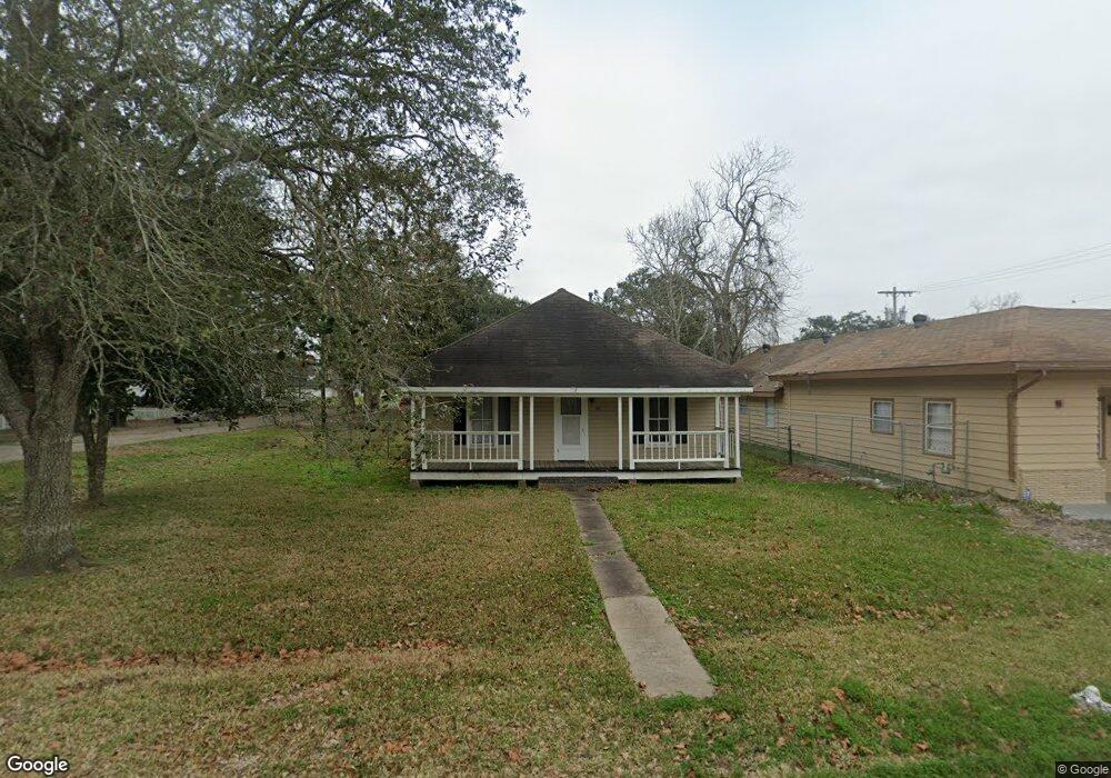 116 S Lee St, Alvin, TX 77511 - photo 1