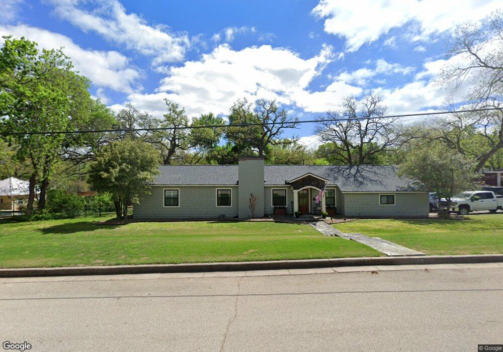 513 W Simmons St, Weatherford, TX 76086 - photo 1