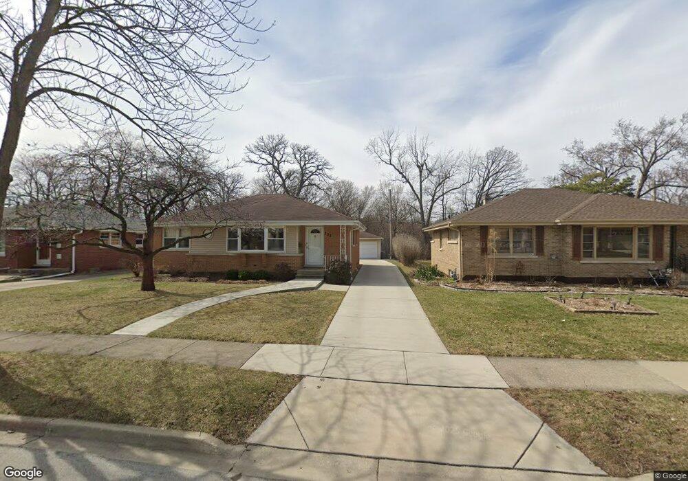 702 S Fairview Ave, Elmhurst, IL 60126 - photo 1