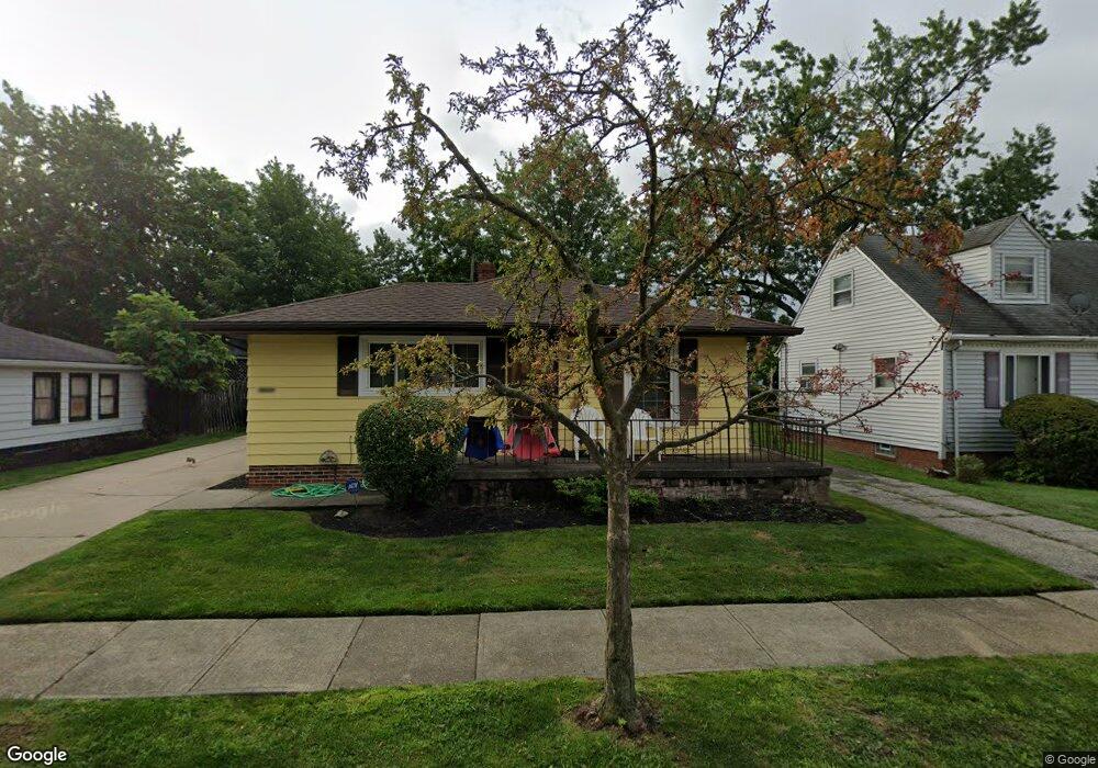 5635 Jefferson Ave, Maple Heights, OH 44137 - photo 1