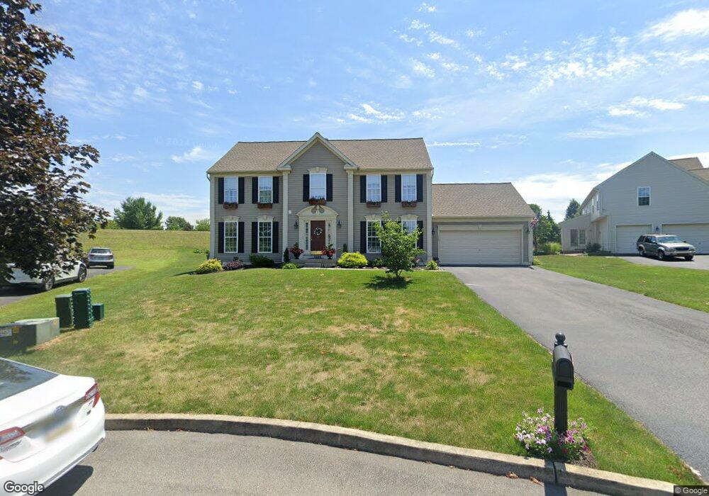 5485 Falcon Ct, Bethlehem, PA 18017 - photo 1