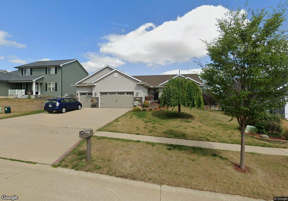 3409 Prairie Creek Rd SW, Cedar Rapids, IA 52404 - photo 1