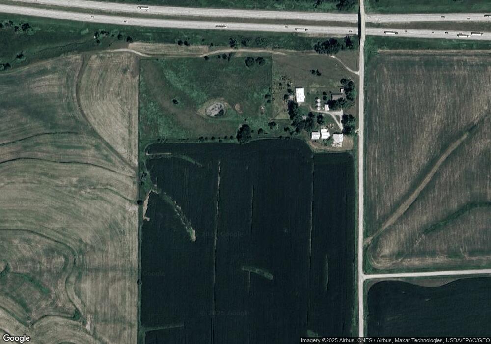 2085 W 52nd St S, Newton, IA 50208 - photo 1