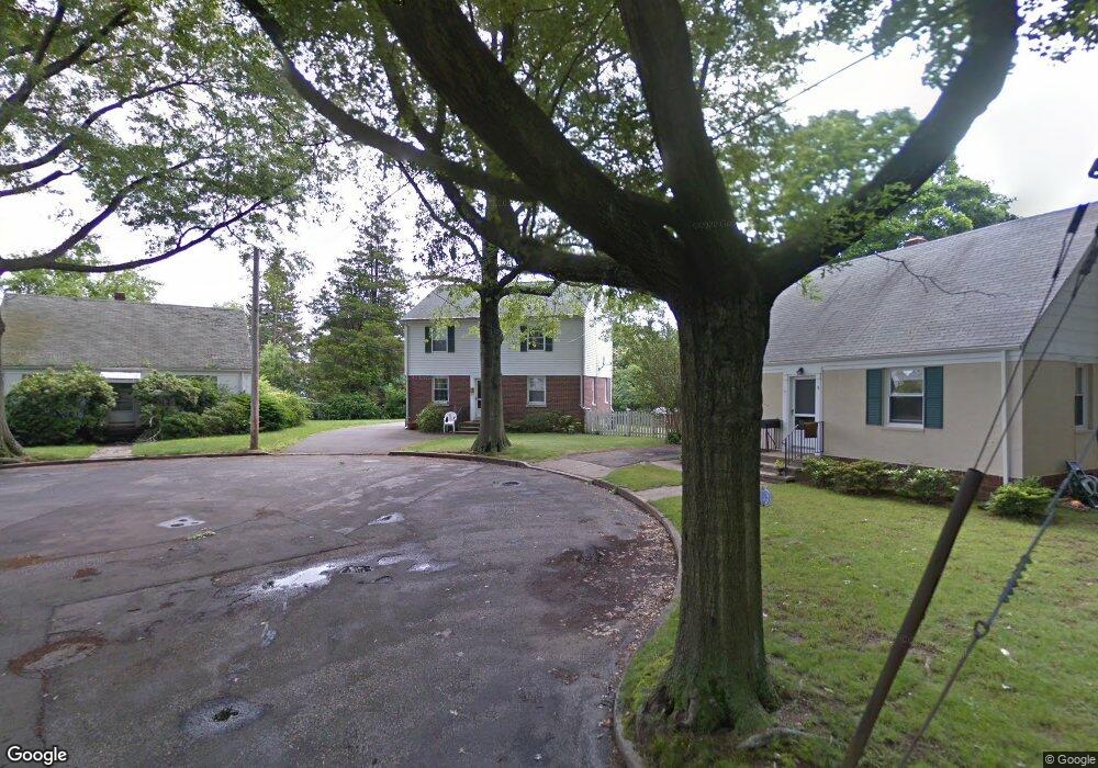 5 S Pine Creek Ct, Fairfield, CT 06824 - photo 1