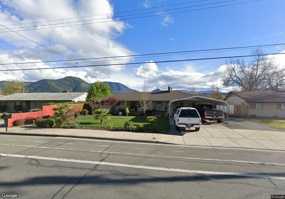 1121 NE D St, Grants Pass, OR 97526 - photo 1