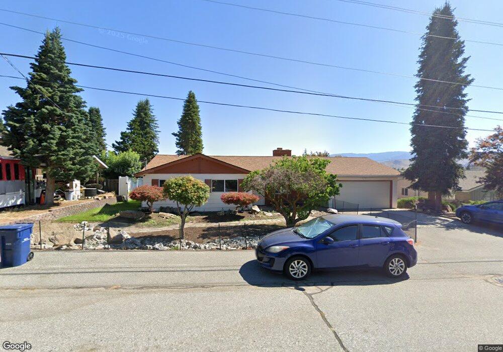 716 13th St NE, East Wenatchee, WA 98802 - photo 1