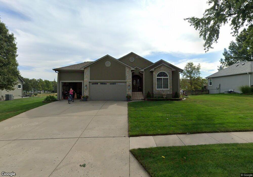 913 SW Raintree Dr, Lees Summit, MO 64082 - photo 1