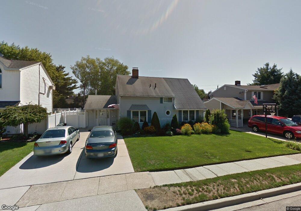 24 Skylark Ln, Levittown, NY 11756 - photo 1