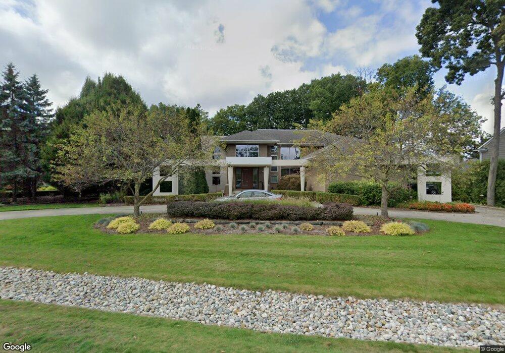 1853 Long Lake Shore Dr, Bloomfield Hills, MI 48302 - photo 1