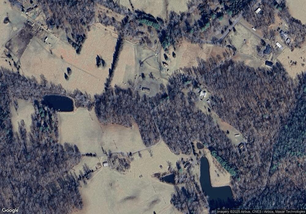 69 Shallow Creek Ln, Castleton, VA 22716 - photo 1