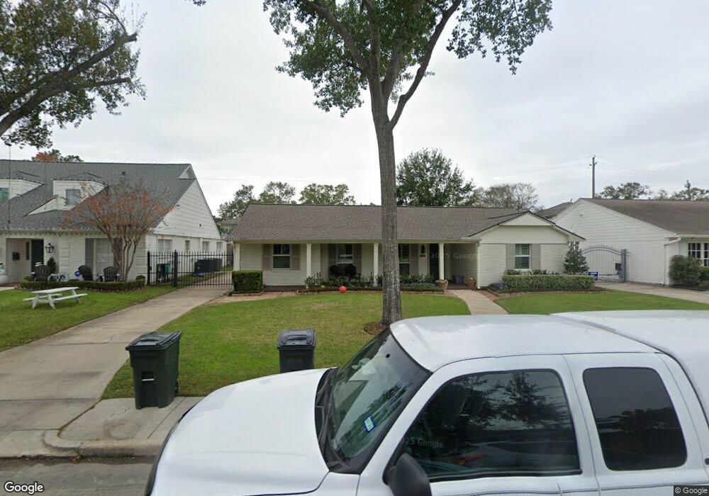 6162 Meadow Lake Ln, Houston, TX 77057 - photo 1