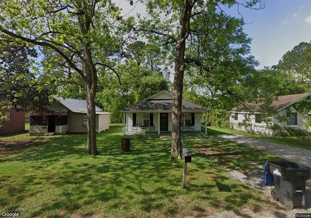 709 W Chattahoochee St, Fitzgerald, GA 31750 - photo 1