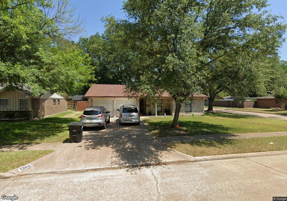 1302 Saddle Rock Dr, Houston, TX 77088 - photo 1