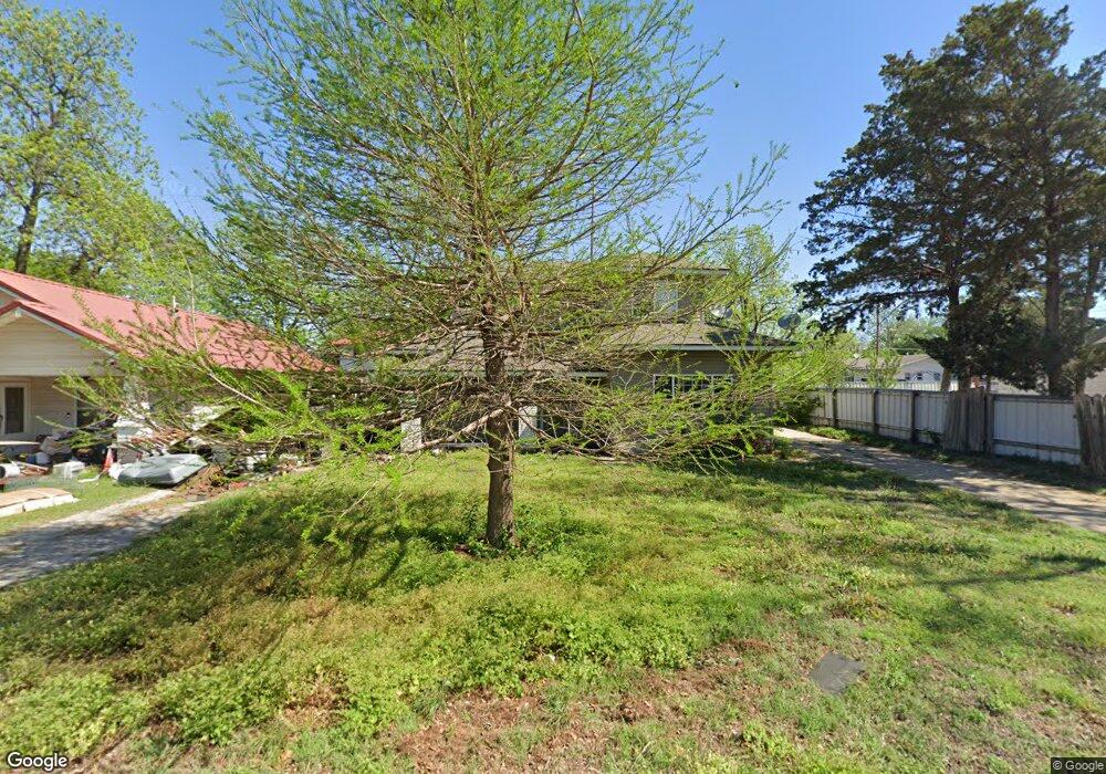 903 W Hackberry Ave, Duncan, OK 73533 - photo 1