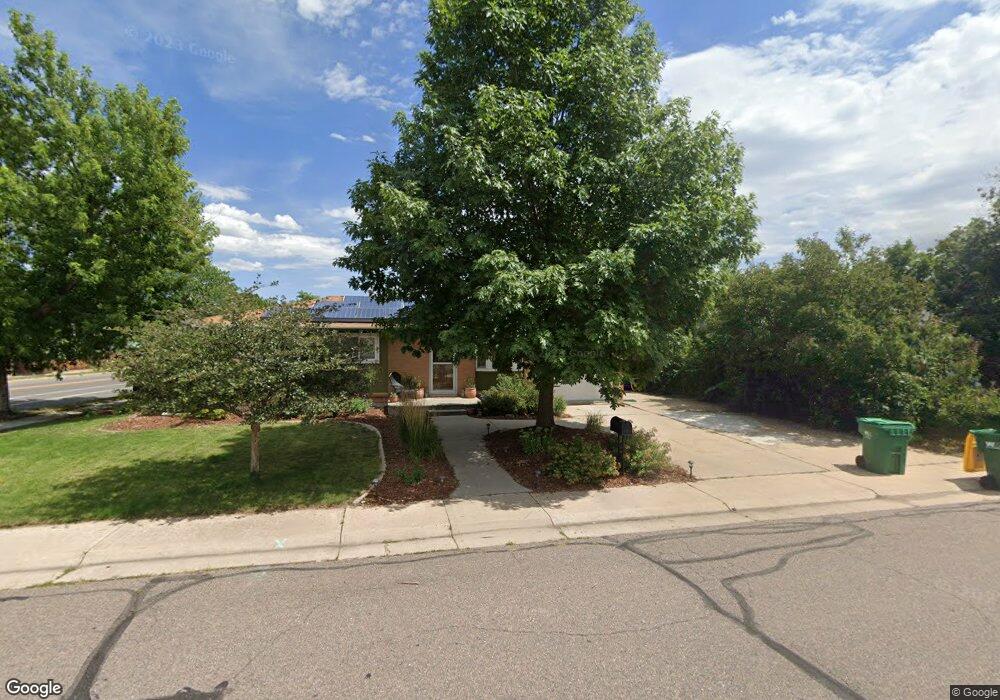 704 S Newark Ct, Aurora, CO 80012 - photo 1