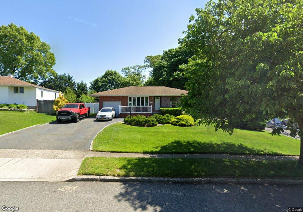 7 Rita Crescent, ComMacK, NY 11725 - photo 1