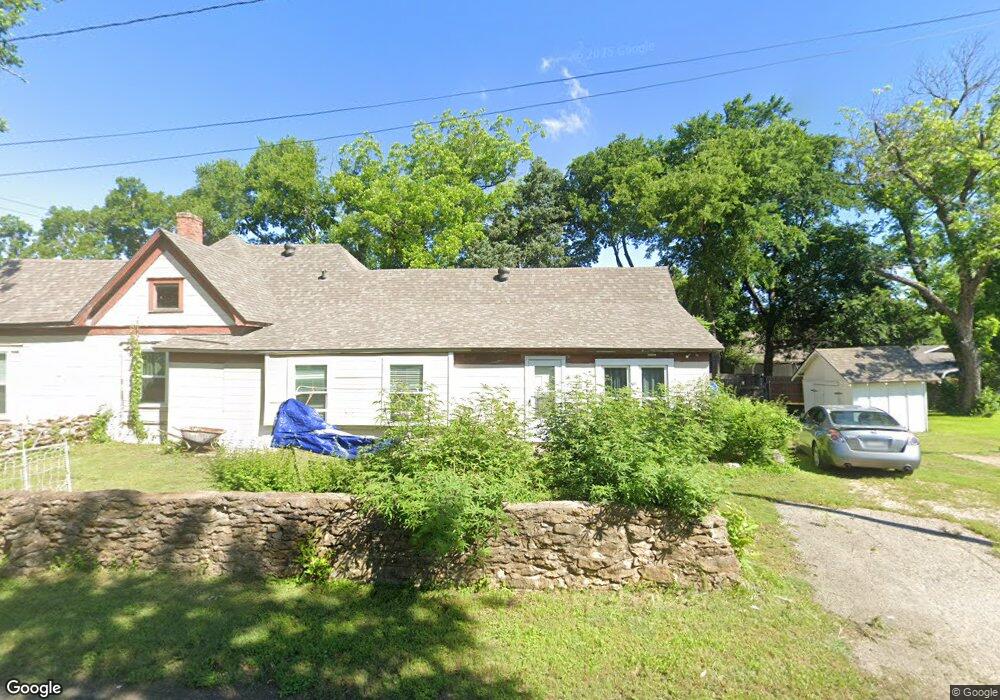 702 Granbury St, Cleburne, TX 76033 - photo 1