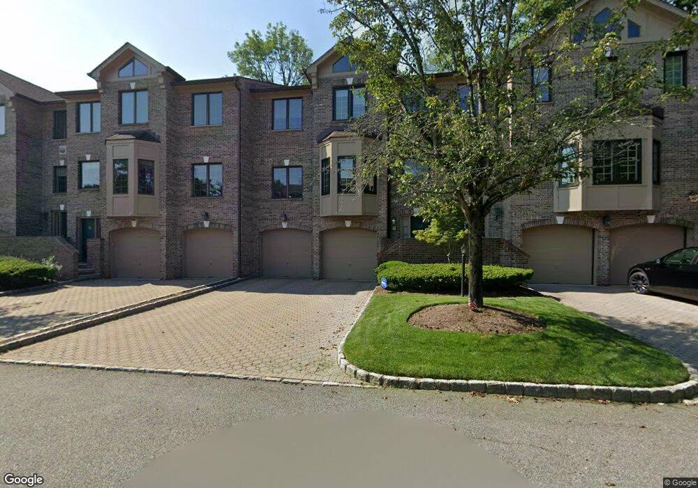 18 Sherbrooke Ct, Upper Saddle River, NJ 07458 - photo 1