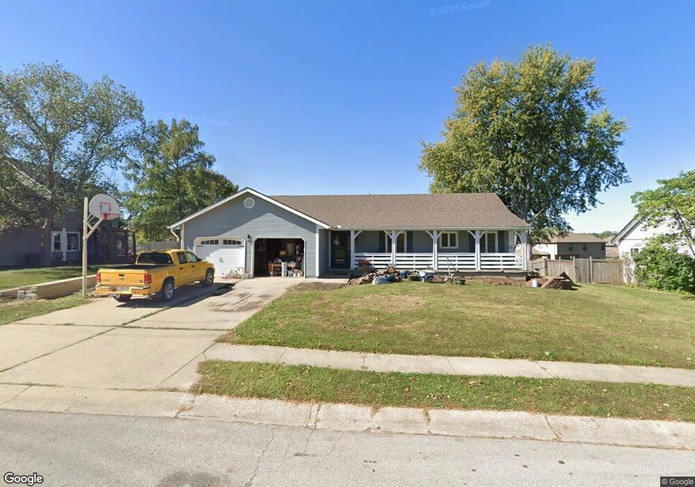714 Finch St, Raymore, MO 64083 - photo 1