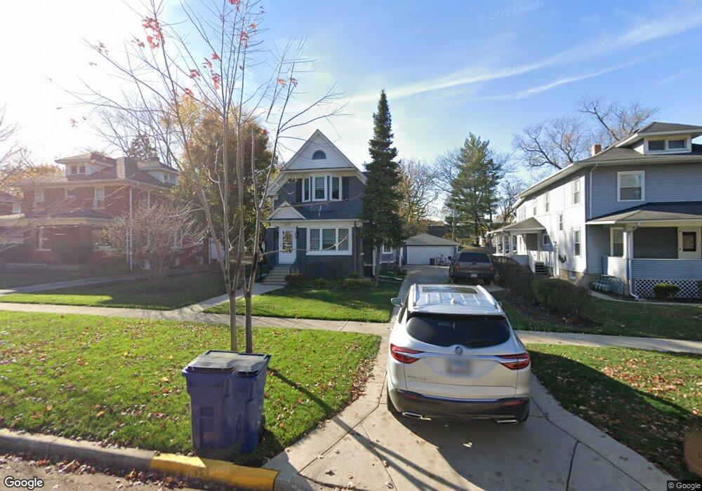 217 S Calumet Ave, Aurora, IL 60506 - photo 1