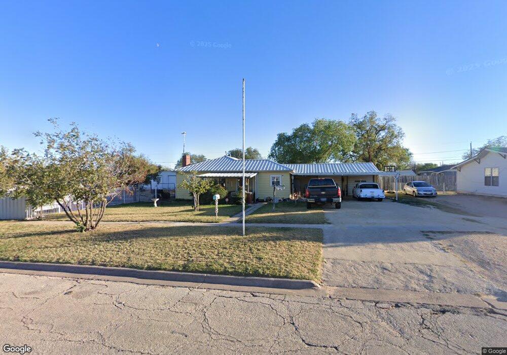 704 E 14th St, Big Spring, TX 79720 - photo 1