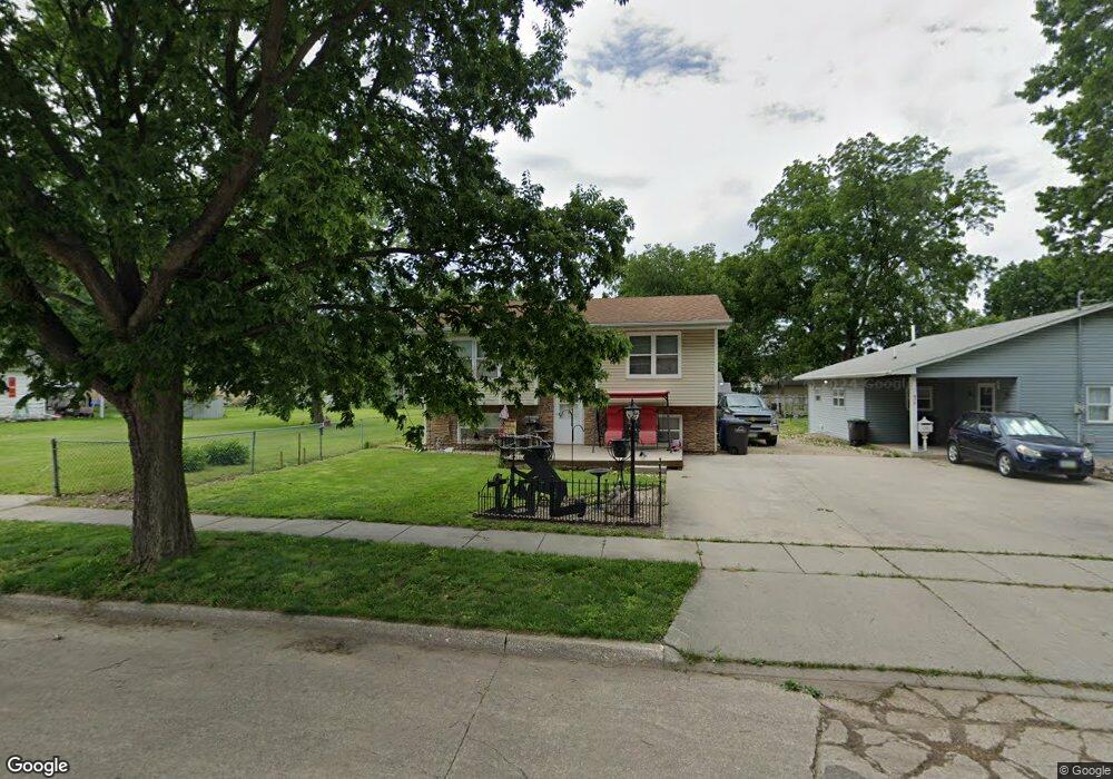 818 E 24th Ct, Des Moines, IA 50317 - photo 1