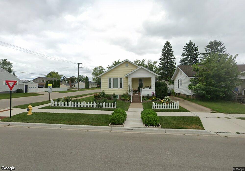 1716 17th Ave, Menominee, MI 49858 - photo 1