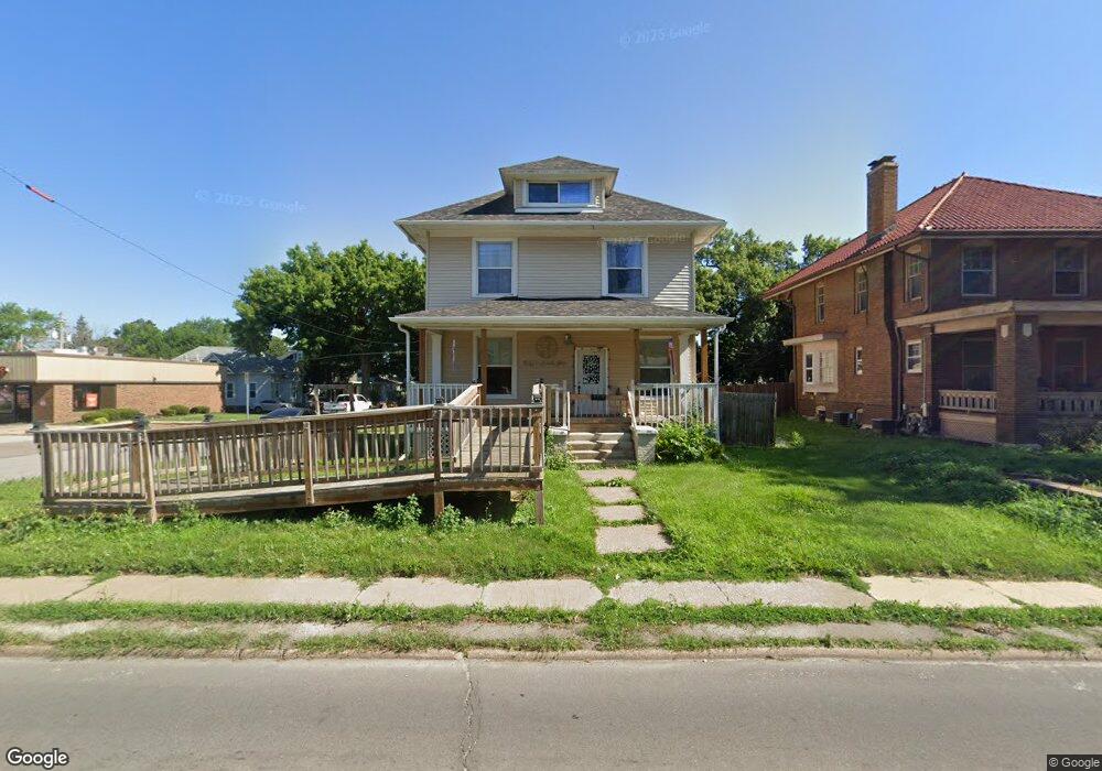 1132 W Locust St, Davenport, IA 52804 - photo 1