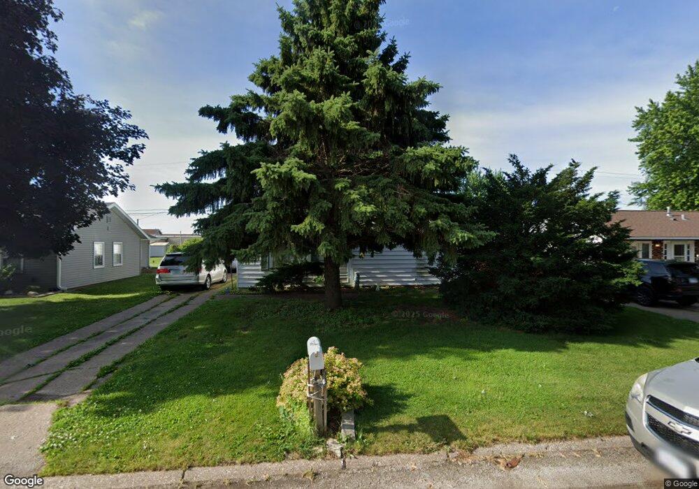 2405 W 67th St, Davenport, IA 52806 - photo 1