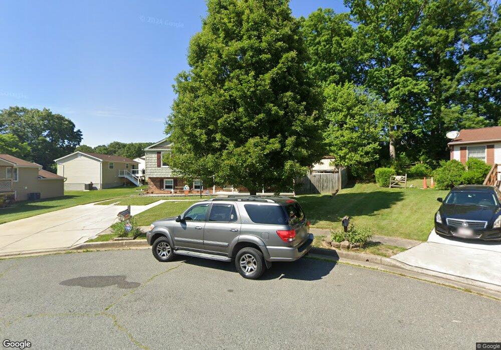 4 Honey Locust Ct, Essex, MD 21221 - photo 1