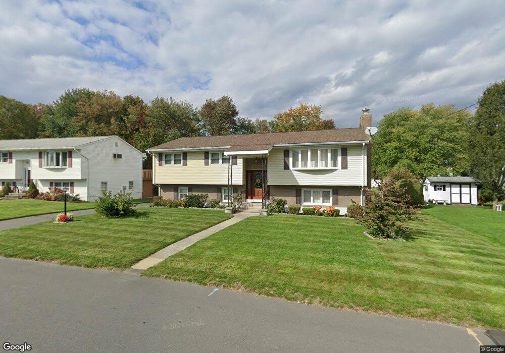 70 Carriage Dr, Waterbury, CT 06708 - photo 1