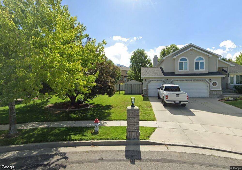 950 E Bernay Cir, Sandy, UT 84094 - photo 1