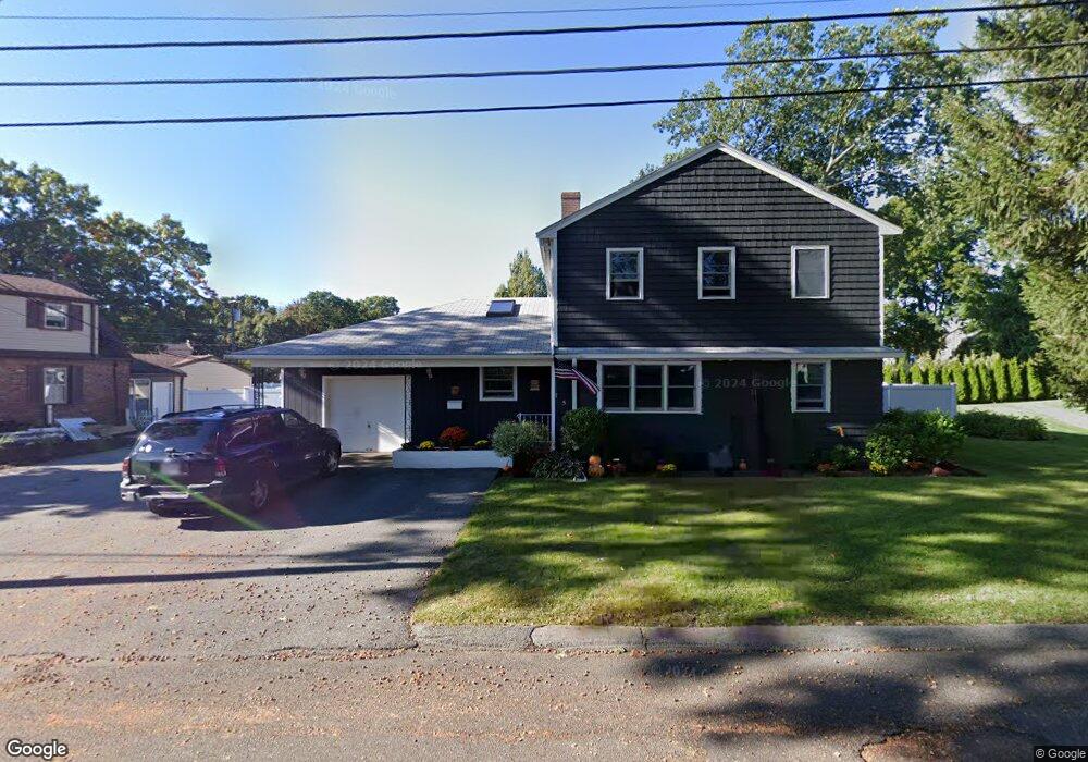 5 Curtis St, Wakefield, MA 01880 - photo 1
