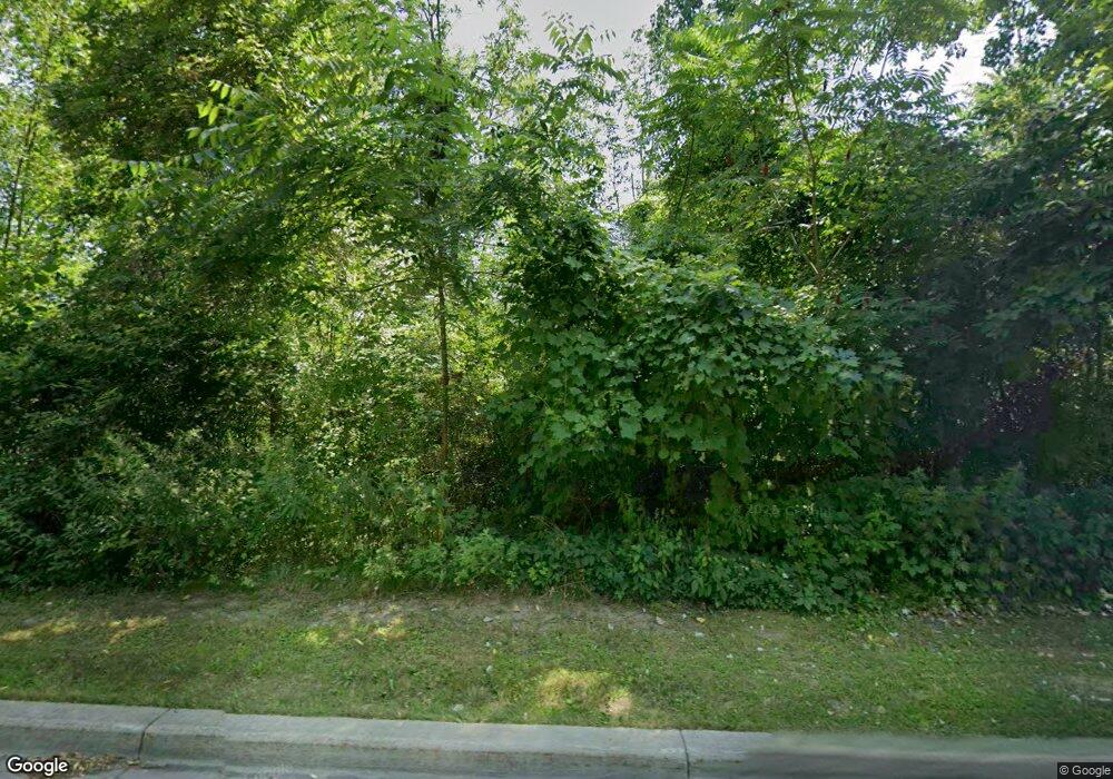 975 Meadow Dr, North Tonawanda, NY 14120 - photo 1