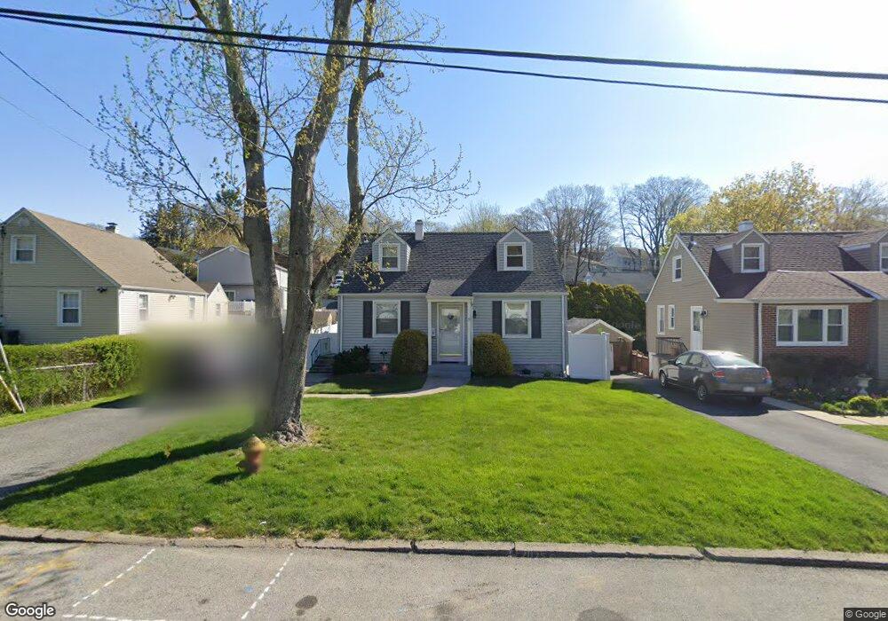 5 Cantitoe Rd, Yonkers, NY 10710 - photo 1