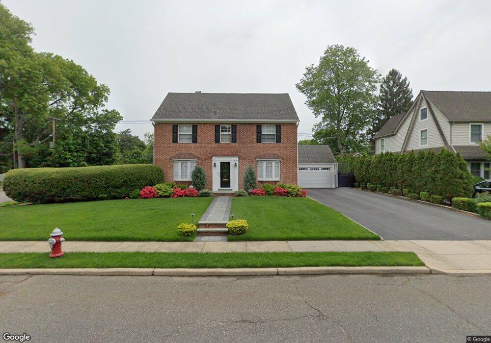 17 Brompton Rd, Garden City, NY 11530 - photo 1